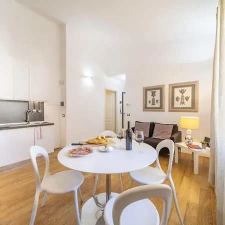 Bright Santa Croce Apartman